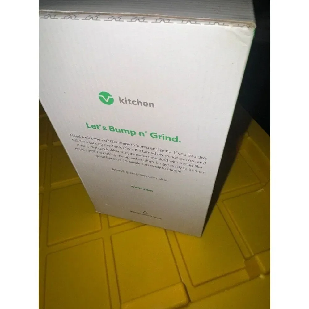 Single cup coffee maker new in box B16